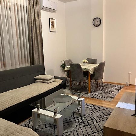 Appartement Stan Na Dan Centar Banja Luka Extérieur photo