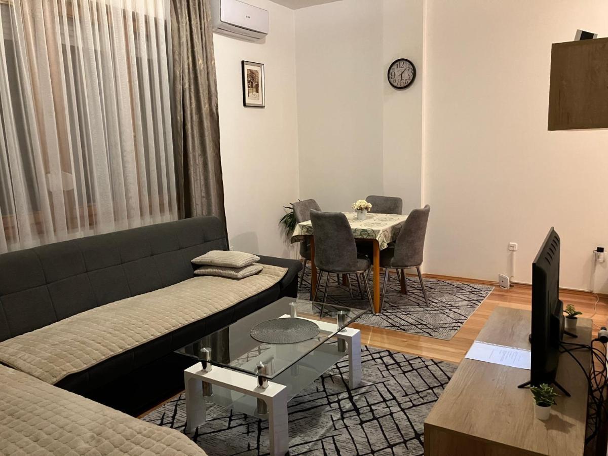 Appartement Stan Na Dan Centar Banja Luka Extérieur photo